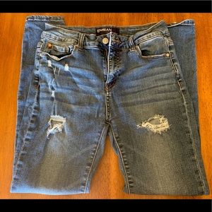 En Jean Distressed Skinny Jeans